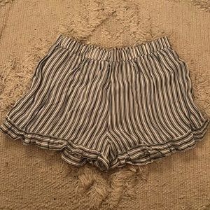 American Eagle blue and white ruffle shorts
